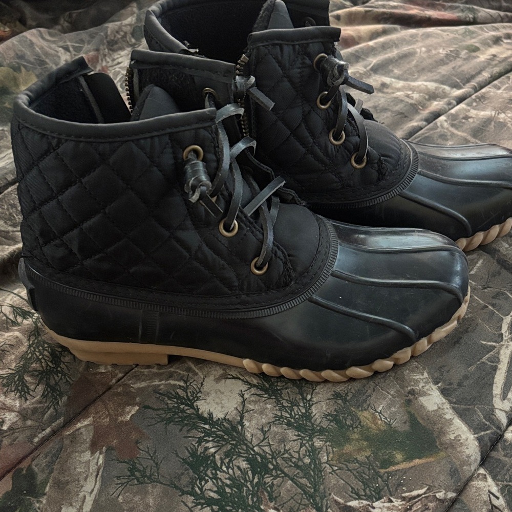 Women’s SO Brand Black Quilted Ankle Boots